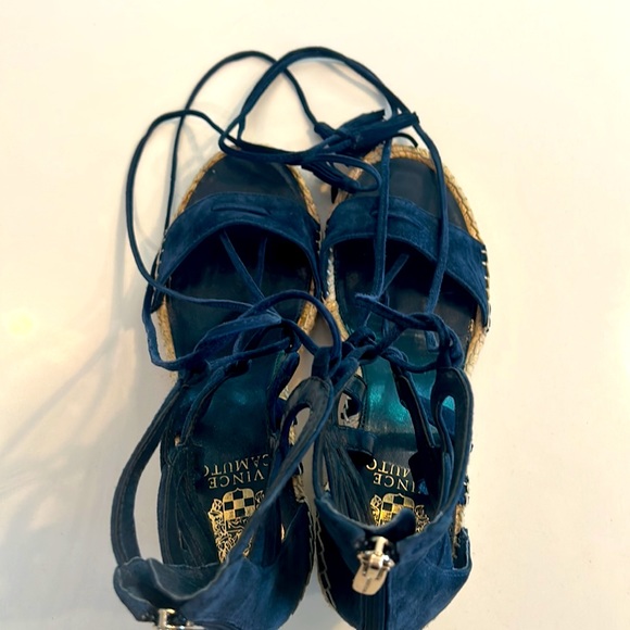 VINCE CAMUTO blue suede ankle wrap 3 1/2 inch wedges size 8.5 - Picture 5 of 7